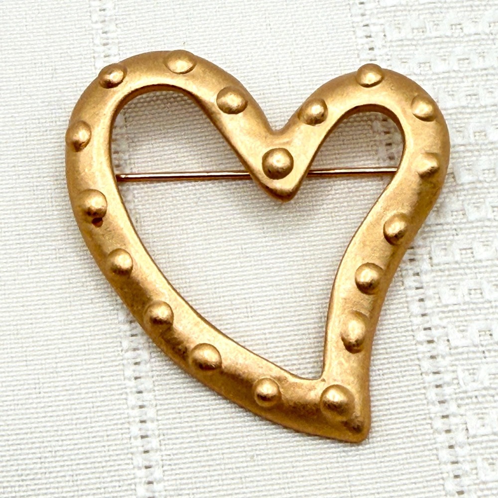 Vintage CAROLEE Gold Tone Studded Heart Outline Valentine Romantic Brooch